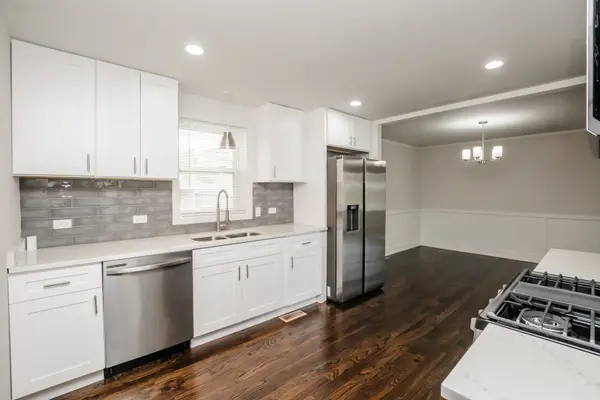 10048 S Saint Lawrence AVE, Chicago, IL 60628
