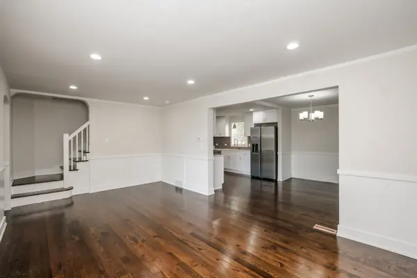 10048 S Saint Lawrence AVE, Chicago, IL 60628