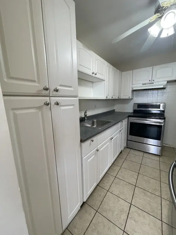 4300 W Ford City DR #710, Chicago, IL 60652