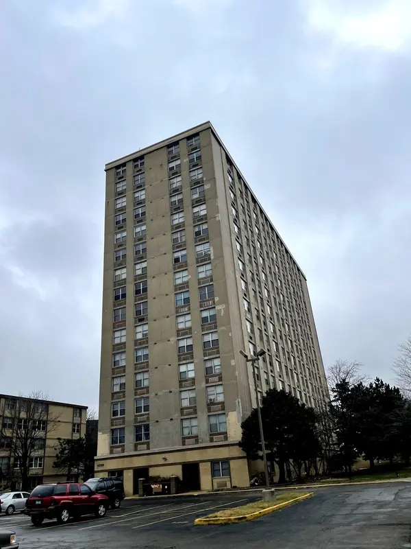 4300 W Ford City DR #710, Chicago, IL 60652