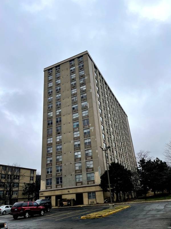 4300 W Ford City DR #710, Chicago, IL 60652