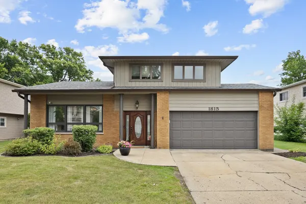 1815 Azalea LN, Mount Prospect, IL 60056