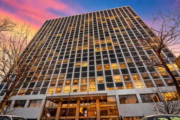 4343 N Clarendon AVE #2801, Chicago, IL 60613