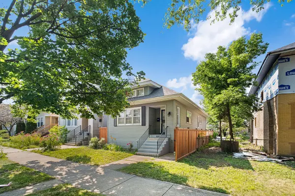 5251 W Belle Plaine AVE, Chicago, IL 60641