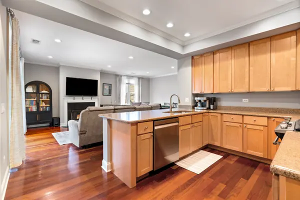 1056 W Lawrence AVE #2C, Chicago, IL 60640
