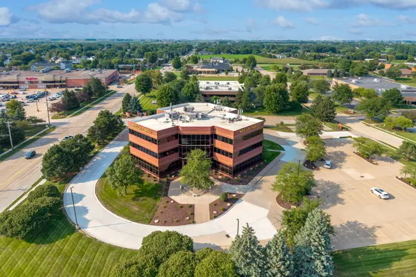 4300 E 53rd ST #200, Davenport, IA 52807