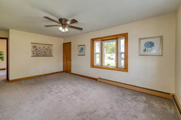 220 S First ST, Elburn, IL 60119