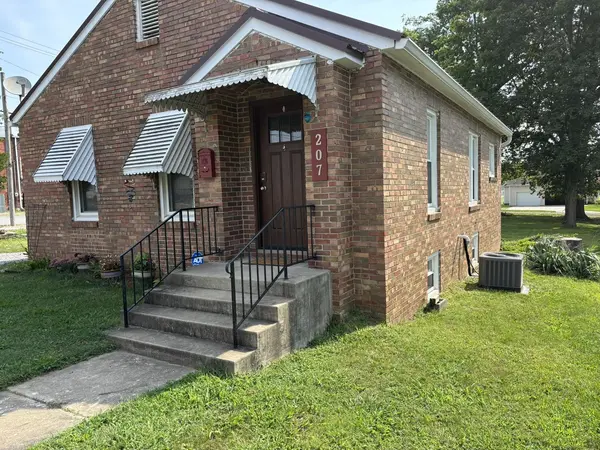 207 S Washington ST, Mcleansboro, IL 62859