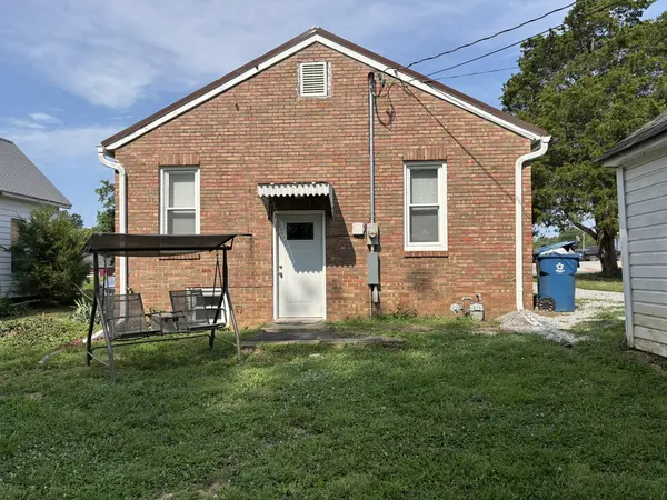 207 S Washington ST, Mcleansboro, IL 62859