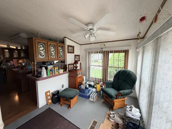 8616 Summerwood DR, Roscoe, IL 61073