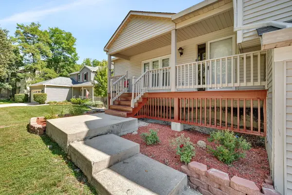 369 Twin Creeks DR, Bolingbrook, IL 60440