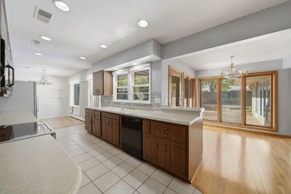 1213 Douglas TER, Dixon, IL 61021
