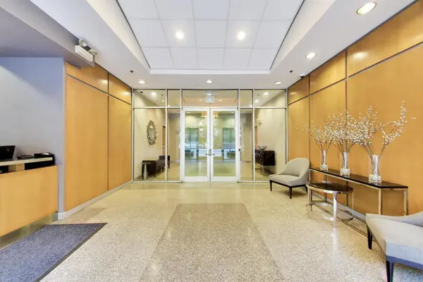 421 W Huron ST #1305, Chicago, IL 60654