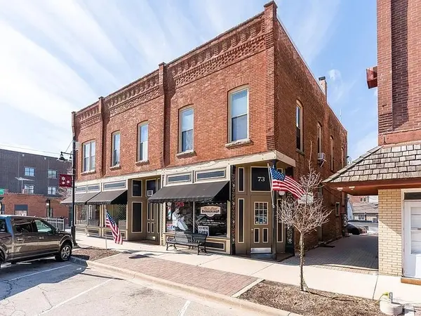 73 S Main ST #2R, Oswego, IL 60543