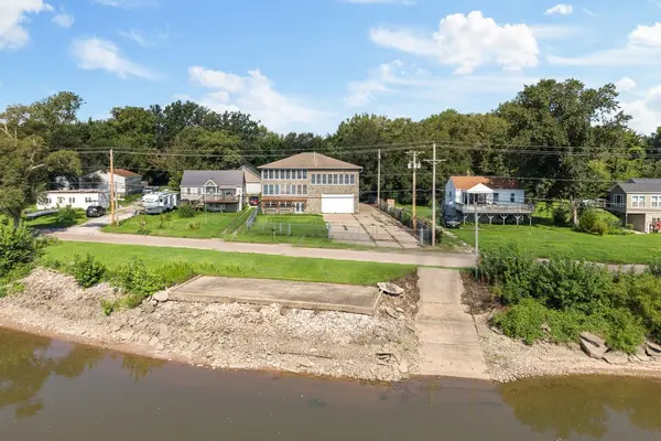 3808 S Concord ST, Davenport, IA 52802