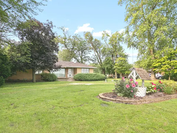 2098 W 2000s RD, Kankakee, IL 60901