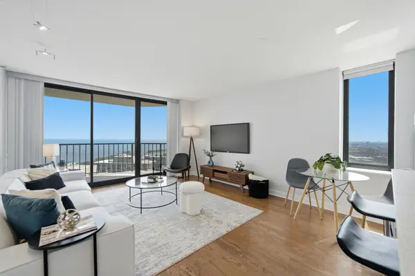 3660 N lake shore DR #3903, Chicago, IL 60613