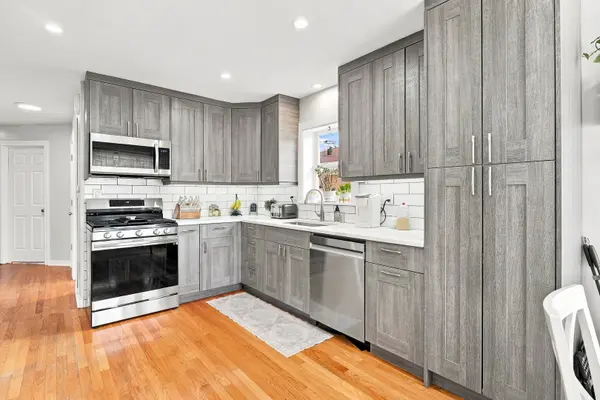 4306 Atlantic AVE, Schiller Park, IL 60176