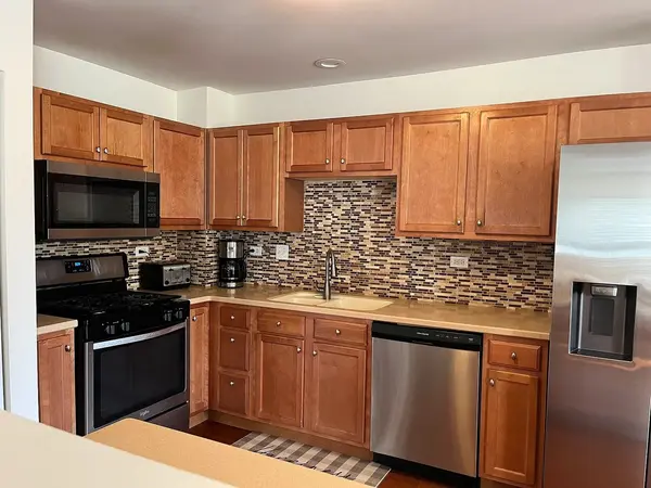 1290 Derry LN #1290, Pingree Grove, IL 60140