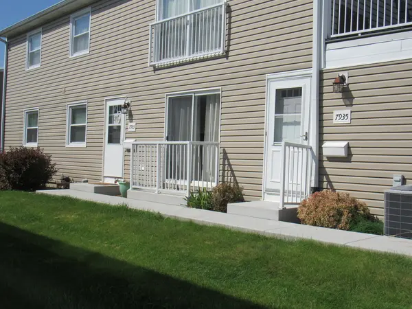 7933 163rd PL #126, Tinley Park, IL 60477