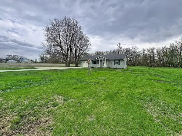 2524 Big Island Pkwy, Milan, IL 61264