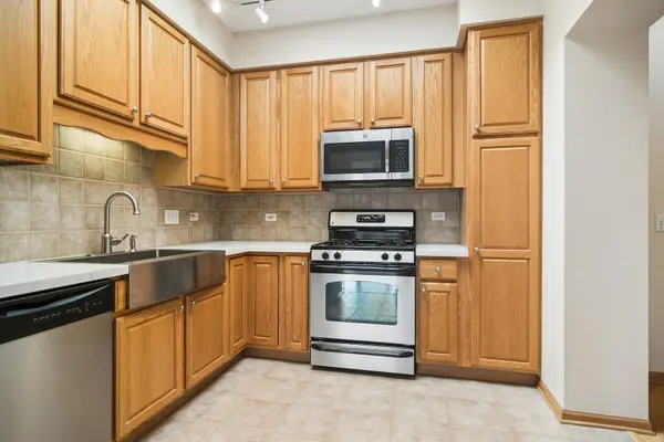 11 S Wille ST #705, Mount Prospect, IL 60056