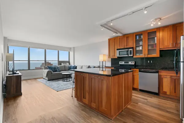 2930 N Sheridan RD #2108, Chicago, IL 60657