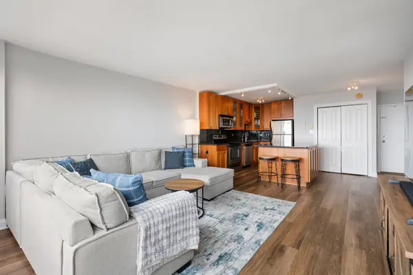 2930 N Sheridan RD #2108, Chicago, IL 60657