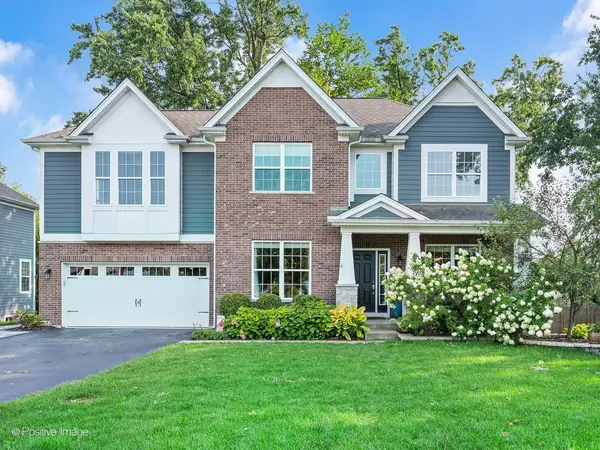 1250 W Thomas RD, Wheaton, IL 60187