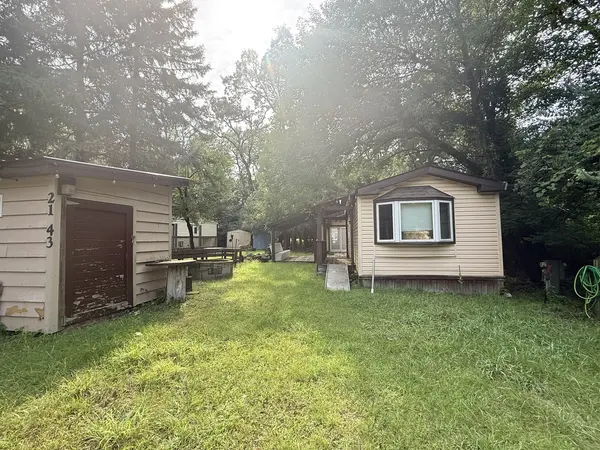 21-43 Woodhaven Lakes, Sublette, IL 61367