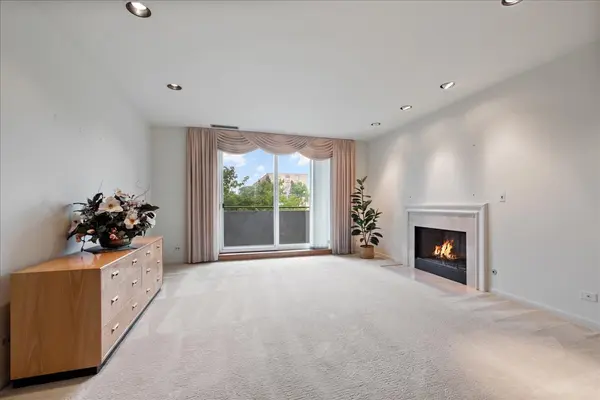 4545 W Touhy AVE W #217W, Lincolnwood, IL 60712