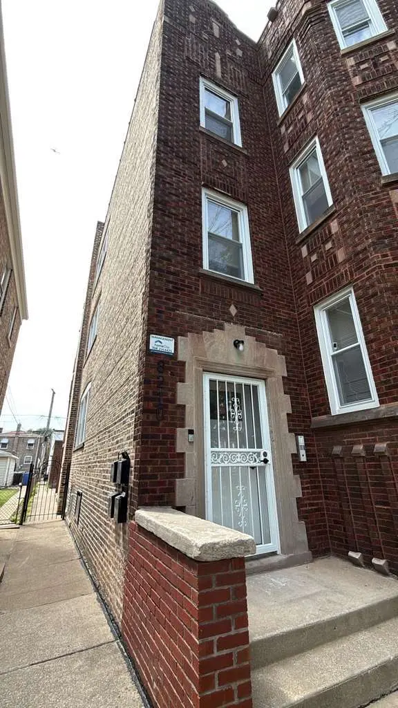 8210 S Marshfield AVE #2, Chicago, IL 60620