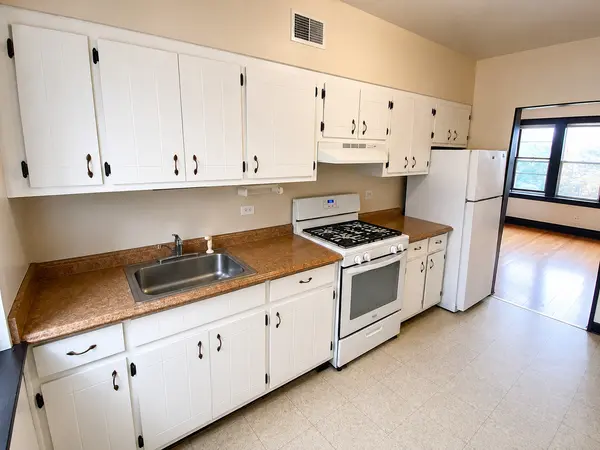 2957 N Parkside AVE #3S, Chicago, IL 60634