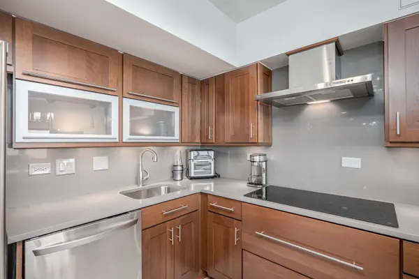 175 E Delaware PL #8004, Chicago, IL 60611