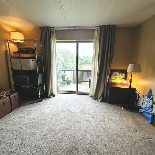 505 Redondo DR #205, Downers Grove, IL 60516