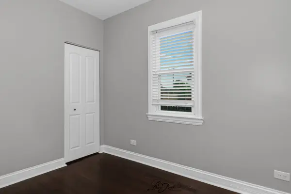 5441 S Hunt AVE, Summit, IL 60501