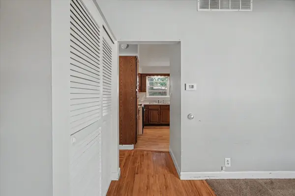 908 Lincoln DR, Monticello, IL 61856