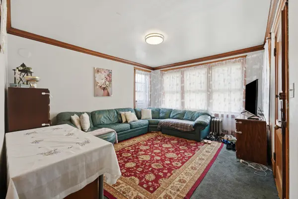 2244 W Huron ST, Chicago, IL 60612
