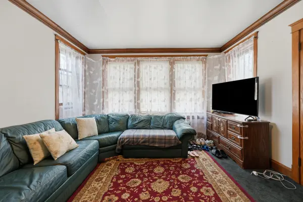 2244 W Huron ST, Chicago, IL 60612