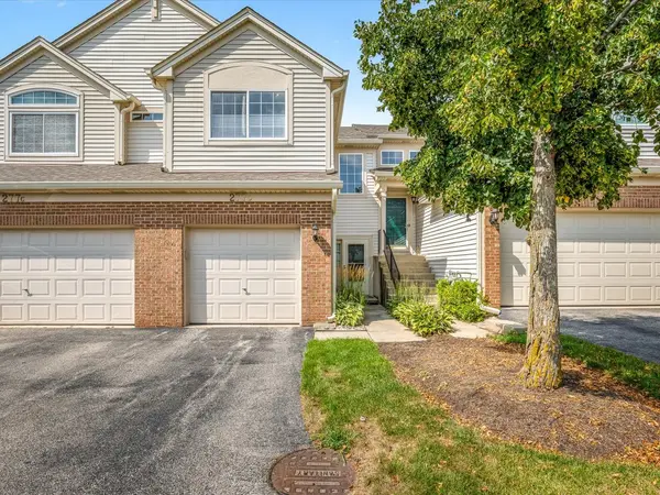 277 Nicole DR #D, South Elgin, IL 60177