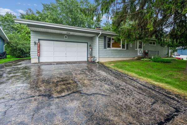41061 N 3rd ST, Antioch, IL 60002