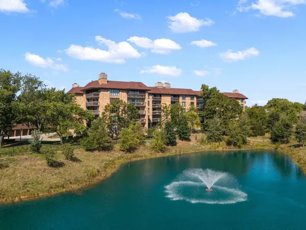 1671 Mission Hills RD #310, Northbrook, IL 60062