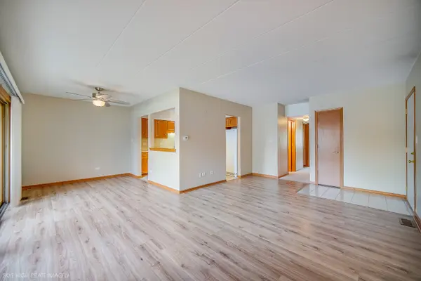 4933 E Circle DR #107, Crestwood, IL 60418