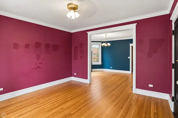 5122 N Leavitt ST, Chicago, IL 60625