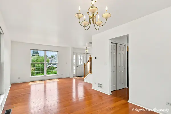 10570 Wing Pointe DR, Huntley, IL 60142