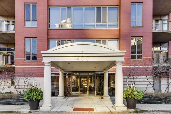 400 N Clinton ST #706, Chicago, IL 60654