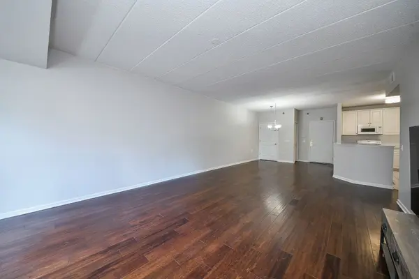 111 N Wheaton AVE #103, Wheaton, IL 60187