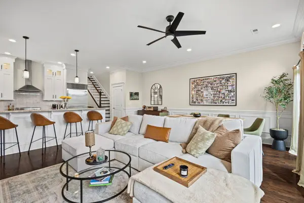 3340 N Kenmore AVE #3, Chicago, IL 60657