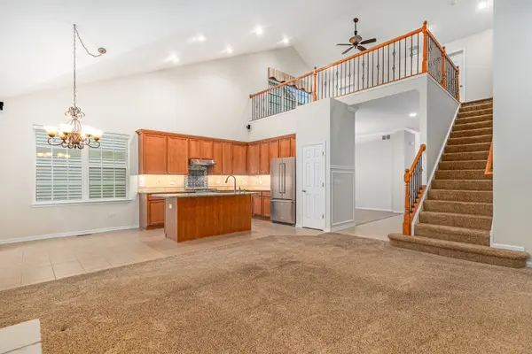 1179 kingsley LN, Aurora, IL 60505