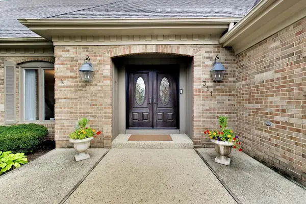 311 Devon DR, Burr Ridge, IL 60527